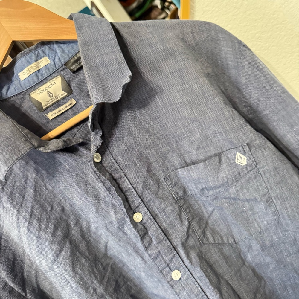 Volcom long sleeve button down - Picture 2 of 3